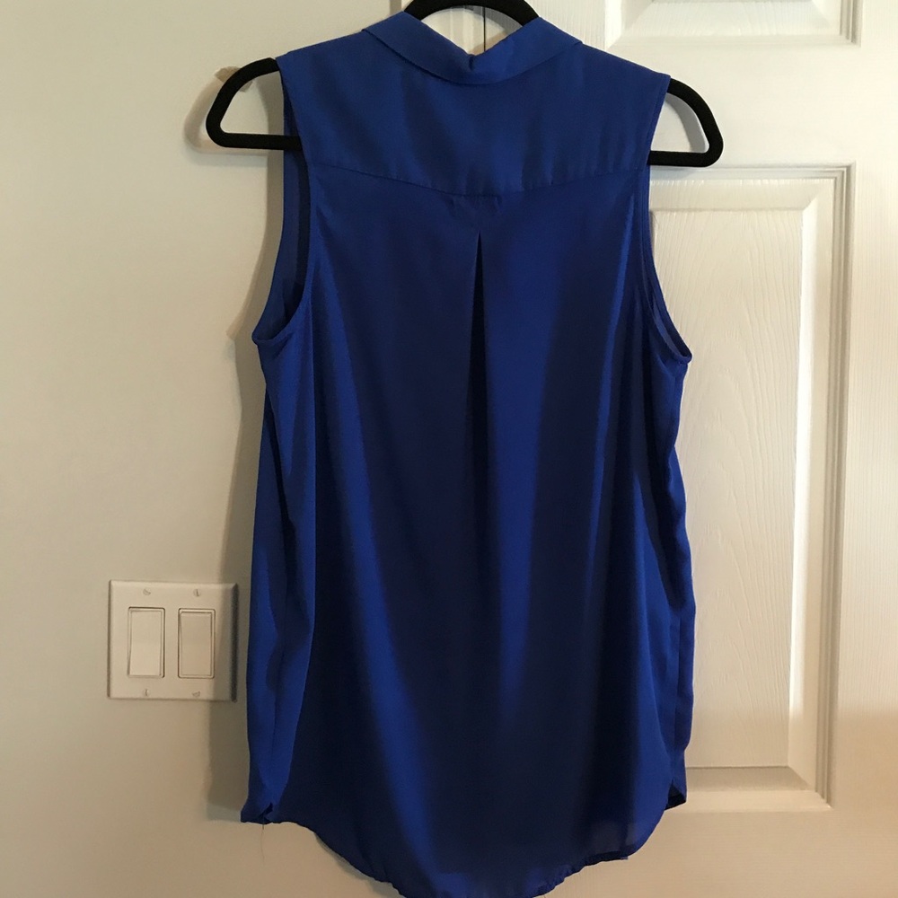 H&M Flowy Button Up - Picture 2 of 4